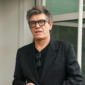 Marc Lavoine à la sortie de l'enregistrement de l'émission Vivement dimanche aux Studios Rive Gauche à Paris, diffusée le 11 mai 2025 sur France 3, le 5 mai 2025. © Christophe Clovis/Bestimage