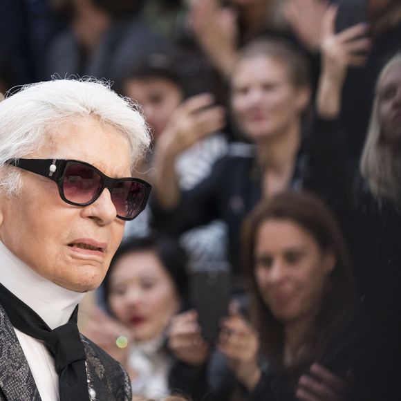 Karl Lagerfeld - Premier défilé de mode "Chanel Cruise" au Grand Palais à Paris. Le 3 mai 2017 © Olivier Borde / Bestimage