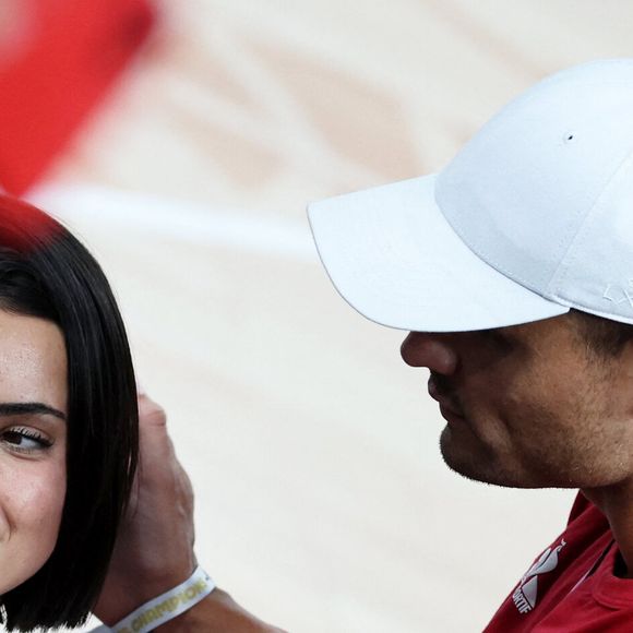 Questionnée sur la rumeur qui dit que Florent Manaudou serait en couple avec Elsa Blois, sa partenaire de "Danse avec les stars", Lola Dumenil n'a pas souhaité répondre

Florent Manaudou et Lola Dumenil - Les célébrités assistent à la victoire de l'équipe de France de basket face au Canada (82-73) lors des Jeux Olympiques de Paris2024, le 6 août 2024. © Jacovides-Perusseau / Bestimage