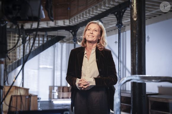 Elle a également abordé son rapport à la chirurgie esthétique, affirmant qu’un visage qui exprime les émotions reste plus attachant.

Exclusif - Claire Chazal lors de l'enregistrement de l'émission "Animaux Stars", présentée par B.Montiel et diffusée sur la chaine Animaux TV le 23 décembre 2023
© Jack Tribeca / Bestimage