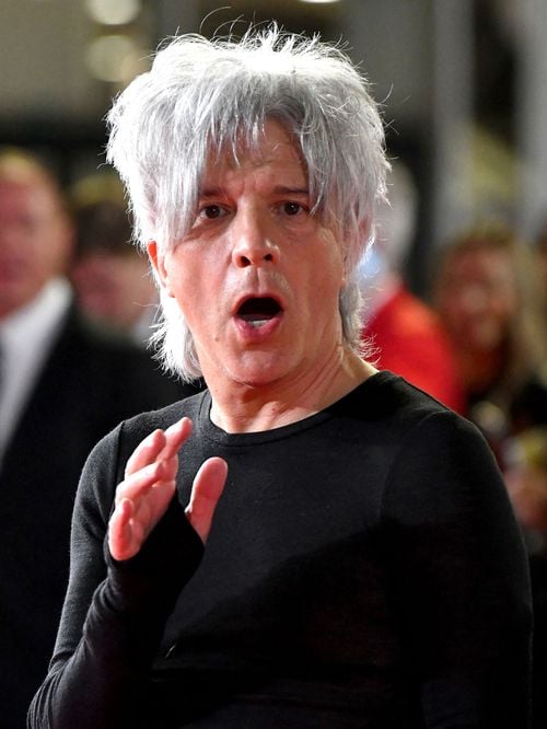 "Je sais que je suis privilégié"  : Nicola Sirkis prend la parole sur le mouvement des lycéens sur la scène des NRJ Music Awards
