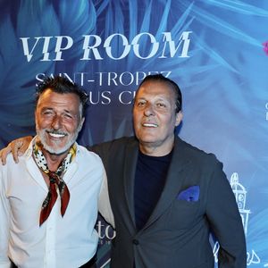 Jean-Roch et son frère, Dominique Pedri - J.Roch a reçu ses amis pour fêter la fermeture de son célèbre club privé, "VIP Room" à Saint-Tropez, après 29 ans d'existence, le 5 avril 2026. Après un dernier week-end de fête, du 3 au 5 avril 2026, le célèbre établissement sera remplacé par le "Lilly's Club".
© Luc Boutria / Nice Matin / Bestimage
