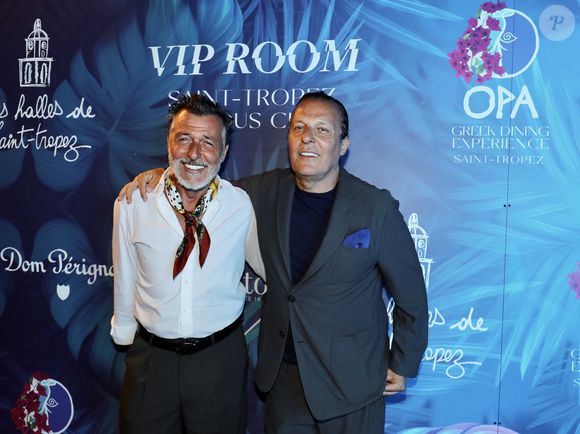 Jean-Roch et son frère, Dominique Pedri - J.Roch a reçu ses amis pour fêter la fermeture de son célèbre club privé, "VIP Room" à Saint-Tropez, après 29 ans d'existence, le 5 avril 2026. Après un dernier week-end de fête, du 3 au 5 avril 2026, le célèbre établissement sera remplacé par le "Lilly's Club".
© Luc Boutria / Nice Matin / Bestimage