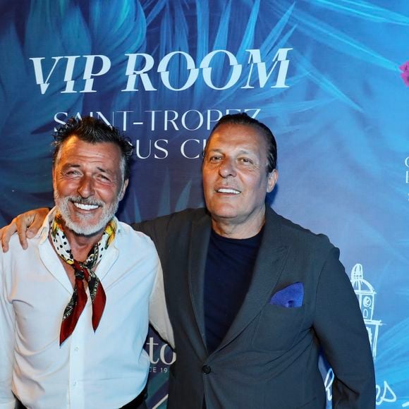 Jean-Roch et son frère, Dominique Pedri - J.Roch a reçu ses amis pour fêter la fermeture de son célèbre club privé, "VIP Room" à Saint-Tropez, après 29 ans d'existence, le 5 avril 2026. Après un dernier week-end de fête, du 3 au 5 avril 2026, le célèbre établissement sera remplacé par le "Lilly's Club".
© Luc Boutria / Nice Matin / Bestimage