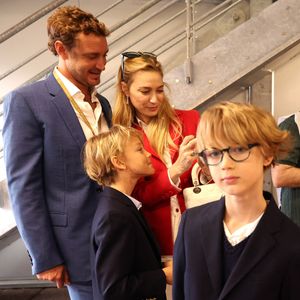 Pierre Casiraghi, Béatrice Borromeo et leurs enfants Stefano et Francesco lors du 15ème Grand Prix de Monaco Historique le 26 avril 2026.
© Claudia lbuquerque / Bestimage