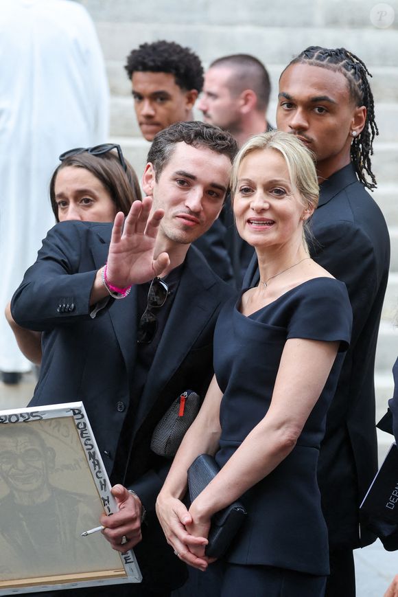 Gaston Ardisson, Audrey Crespo-Mara et ses fils Sekou et Lamine - Sorties des obsèques de Thierry Ardisson en l’église Saint-Roch de Paris, France, le 17 juillet 2025. © Clovis-Jacovides/Bestimage