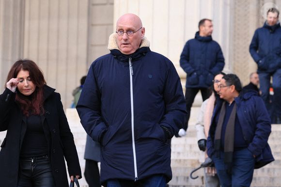 Bernard Laporte quittant la cérémonie funéraire de Rolland Courbis à l'église de la Madeleine à Paris, France, le 14 janvier 2026. Rolland Courbis, ancien footballeur français, entraîneur et commentateur médiatique au franc-parler, est décédé à l'âge de 72 ans. Photo par Jerome Domine/ABACAPRESS.COM