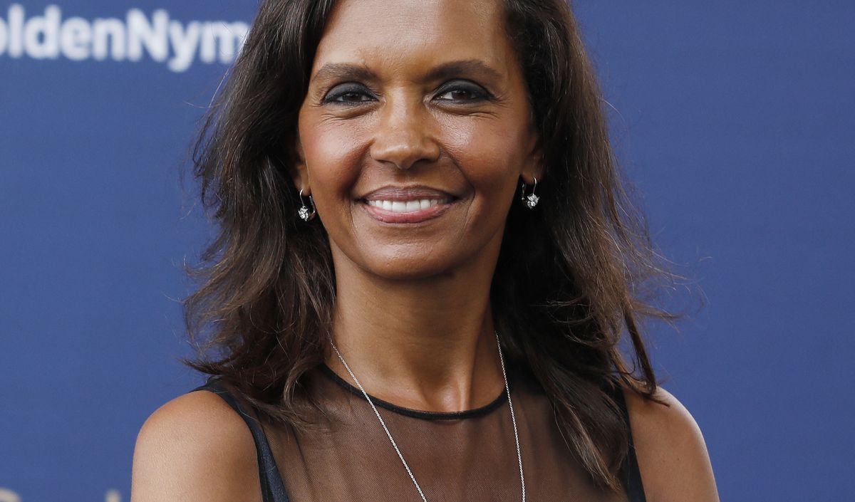 Karine Le Marchand : Grâce à sa fille Alya (23 ans), elle a pu retrouver la trace d'un membre de sa famille