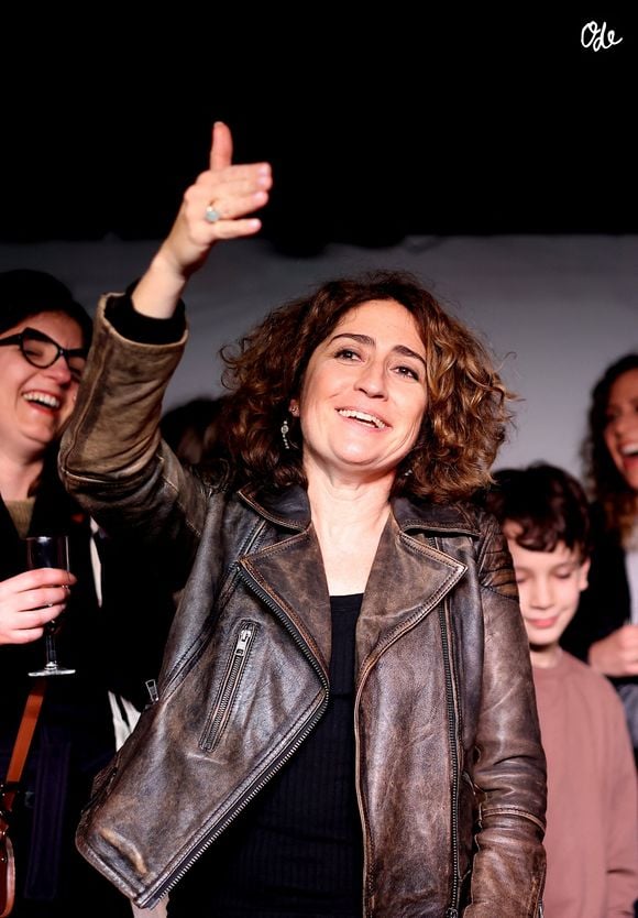 Pour relever ce nouveau défi, la diplômée de Sciences Po et de l'EHESS quitte définitivement la station RTL, mais conservera son rôle d'éditorialiste sur LCI.


 Isabelle Saporta lors de la soirée de présentation du livre de Lola Zidi "Princesse autonome" au Théâtre du Roi René à Paris le 13 février 2023.
Lola Zidi est la fille de Yves Rénier et Hélène Zidi. Kristophy, sa demi soeur est la fille de Yves Rénier. Il avait caché son existence au grand public.

© Dominique Jacovides / Bestimage