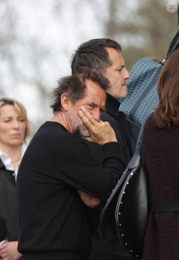 Stéphane De Groodt arrive à l'enterrement de l'actrice belge Emilie Dequenne au crématorium du cimetière du Père Lachaise à Paris, France, le 26 mars 2025. Photo by Nasser Berzane/ABACAPRESS.COM