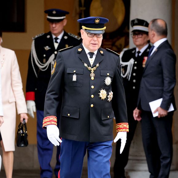 No Tabloïds - Le prince Albert II de Monaco - La famille princière monégasque dans la cour d'honneur du palais lors de la la fête nationale à Monaco le 19 novembre 2025. © Dominique Jacovides - Bruno Bebert / Bestimage