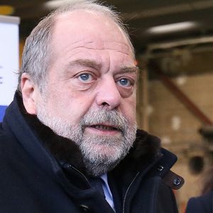 "Je n'ai pas dit que j'étais un homme de ménage. Il m'arrive de faire la cuisine, la vaisselle, de passer l'aspirateur...Et pour faire plaisir à Madame Sandrine Rousseau, une fois l'aspirateur passé, de boire une petite bière au goulot !"

Eric Dupond-Moretti - Remise à la préfecture de Police de 142 drones saisis dans le cadre de procédures judiciaires à Issy-les-Moulineaux, le 18 décembre 2023. © Jonathan Rebboah/Panoramic/Bestimage