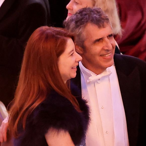 Julien Clerc et sa femme Hélène Grémillon étaient à Londres
 
Julien Clerc et sa compagne Hélène Grémillon lors d’un banquet d’état à Guildhall, Londres. Le couple présidentiel français est en voyage officiel au Royaume Uni pour trois jours.

© Dominique Jacovides / Bestimage