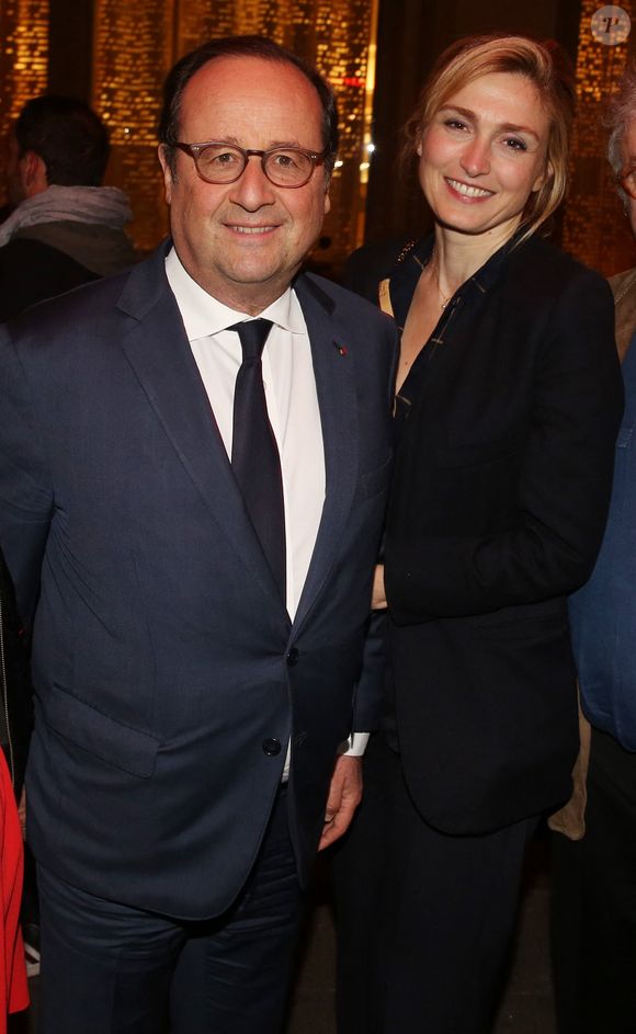 Il illustre un couple soudé et apaisé, malgré les rumeurs sur un possible retour politique de François Hollande en 2027.

Laure Calamy, Francois Hollande et Julie Gayet, Dominique Besnehard et Nicolas Maury a l'after party de la Saison 3 de la série 'Dix Pour Cent' au Montana a Paris, France, le 25 Avril 2018. Photo par Jerome Domine/ABACAPRESS.COM
