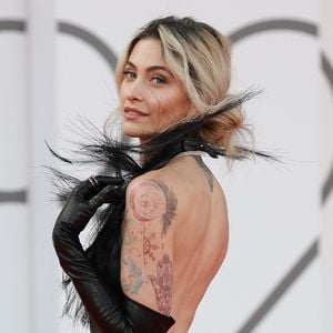 Paris Jackson lors de la première du film Frankenstein au 82e Festival international du film de Venise. © Backgrid USA / Bestimage