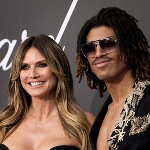 Henry Samuel, le fils de Heidi Klum et Seal vient de fêter ses 21 ans.
Heidi Klum et son fils Henry Samuel - Photocall du gala « amfAR 2026 by Chopard » à l'Hôtel du Cap-Eden-Roc à Antibes, lors du 79ème Festival International du Film de Cannes.
© Jacovides-Moreau / Bestimage