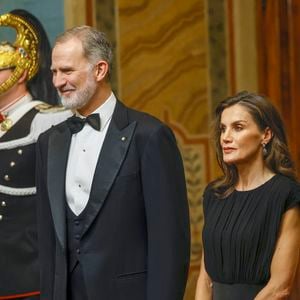 Le roi Felipe VI d'Espagne,  la reine Letizia lors du dîner d'état au Palais du Quirinal à Rome en l'honneur de la visite du couple royal d'Espagne le 11 décembre 2024.