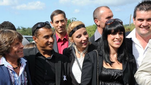 "Obligé de vendre la maison" : Ce couple phare de L'amour est dans le pré face à un choix qui n'est pas simple