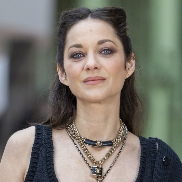 Marion Cotillard au défilé Chanel au Grand Palais, "Collection Haute Couture Printemps/Eté 2025" lors de la Fashion Week de Paris (PFW), le 28 janvier 2025. 

© Olivier Borde / Bestimage
