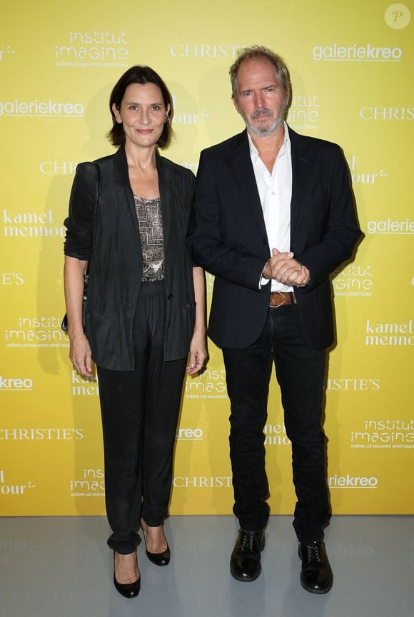 Le temps passe mais l'amour ne faiblit pas

Exclusif - Géraldine Pailhas et Christopher Thompson - Le professeur S.Lyonnet, président de l'Institut des maladies génétiques, et le galériste K. Mennour ont organisé la 4ème édition de la soirée "Heroes for Imagine", une grande vente aux enchères d’oeuvres d'art, animée par G.Elmaleh et dirigée par Christie's, à l'institut Imagine, 24 boulevard du Montparnasse dans le 15ème arrondissement de Paris, France, le 12 septembre 2022. © Dominique Jacovides/Bestimage