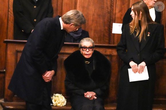 Le prince Emmanuel Philibert de Savoie, prince de Venise et de Piémont, duc de Savoie et Vittoria de Savoie, princesse de Carignan et marquise d'Ivrée réunis en mémoire du prince Victor-Emmanuel à la basilique de Superga le 1er février 2025 à Turin en Italie.  © Lucia Sabatelli/Bestimage