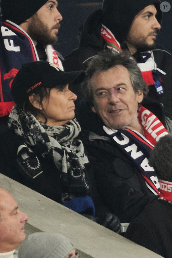 Jean-Luc Reichmann et sa femme Nathalie Lecoultre en tribunes lors du lancement du Tournoi des Six Nations opposant la France au Pays de Galles (43-0), au Stade de France, à Saint-Denis, Seine Saint-Denis, France, le 31 janvier 2025. © Cyril Moreau/Bestimage
