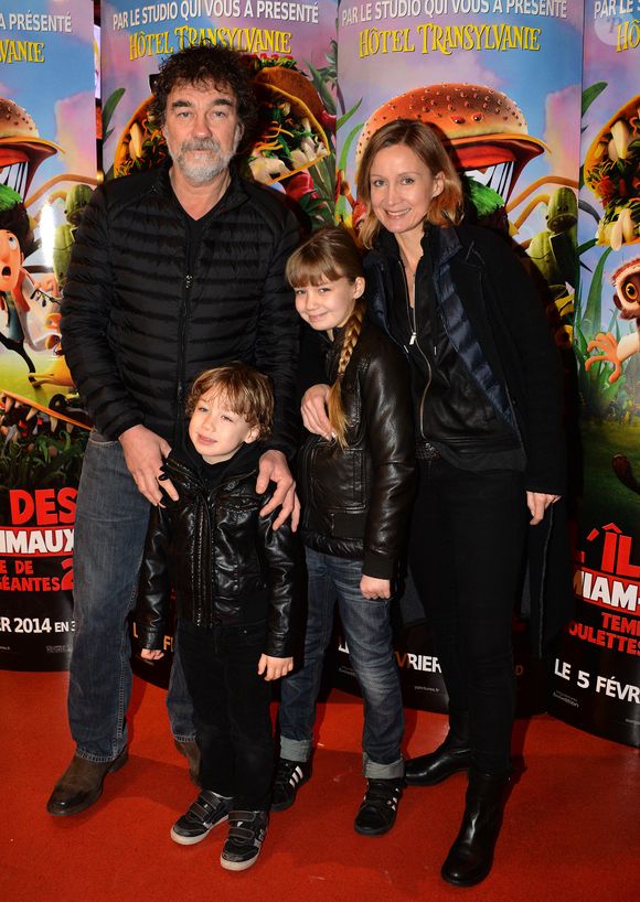 Olivier Marchal, sa femme Catherine Marchal et leurs enfants Ninon et Basile - Avant premiere du film "L'île des Miam-nimaux : Tempête de boulettes géantes 2" au cinema gaumont Opera Capucines a Paris, le 2 février 2014.