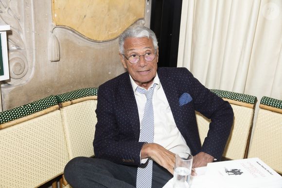 Jean-Marie Périer - Lancement du nouveau livre de Jean-Marie Périer "Chroniques d'un dilettante" aux éditions Calmann-Lévy, au café littéraire Les Deux magots à Paris le 26 Octobre 2021 - © Jack Tribeca / Bestimage