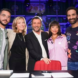 Exclusif - Solay, Delphine Dewost, Bernard Montiel, Ouidad, Ycare - Enregistrement de l'émission "L'Invitation", présentée par B.Montiel et diffusée le 22 décembre sur Olympia TV
© Jack Tribeca / Bestimage