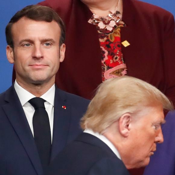 Et de compléter : "Protocolairement, il n'a pas de rang de chef d'Etat". Ce n'est qu'en janvier prochain que Donald Trump prendra officiellement ses fonctions en tant que président. Toutefois, il devrait être installé non loin d'Emmanuel Macron... 

Le président Emmanuel Macron, Le président Donald Trump - Les dirigeants arrivent pour la photo de famille du sommet de l'Otan à Watford le 4 décembre 2019.

© Christian Hartmann / Pool / Bestimage