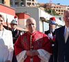 Accueilli par le couple princier formé par Albert et Charlène de Monaco, l’imminente figure religieuse a vu la princesse être entièrement habillée en blanc.

Accueil du pape Léon XIV à l'héliport de Monaco par le prince Albert II de Monaco et la princesse Charlène - Visite historique du pape Léon XIV à Monaco le 28 mars 2026.
© Dominique Jacovides - Bruno Bebert / Bestimage