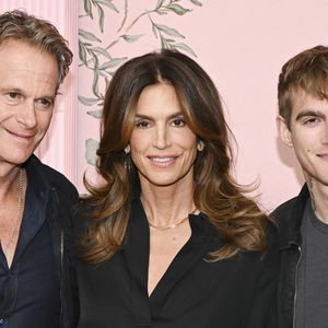 Presley avait commencé une carrière de mannequin dès l’âge de 15 ans, notamment pour Dolce & Gabbana et Calvin Klein.

Presley Gerber, Cindy Crawford et Rande Gerber à la première mondiale de "Palm Royal" (Apple TV+) au Samuel Goldwyn Theater, à Beverly Hills, le 14 mars 2024.

© Billy Bennight/ZUMA Press/Bestimage