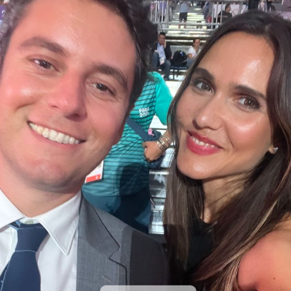 Des ex-tourtereaux qui ont su rester très proches !

Joyce Jonathan pose aux côtés de son ex Gabriel Attal lors des Jeux Olympiques de Paris. (Capture d'écran Instagram).