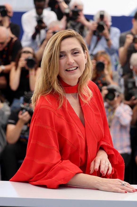Julie Gayet - Photocall du jury de "L'Œil d'Or" lors du 78ème Festival International du Film de Cannes, le 23 mai 2025. © Jacovides/Moreau/Bestimage