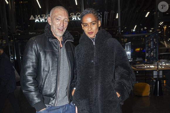 Vincent Cassel et sa compagne Narah Baptista - Célébrités assistent aux combats de MMA, Professional Fighters League Europe (PFL) à l’accord Arena de Bercy à Paris le 7 mars 2024. © Pierre Perusseau/Bestimage