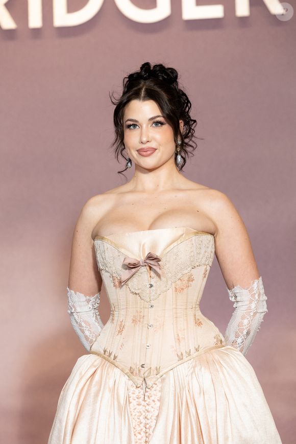 À l’automne 2015, Marie Lopez participe à la sixième saison à seulement 20 ans et termine quatrième avec Yann-Alrick Mortreuil.

EnjoyPhoenix - Photocall de l'avant-première mondiale parisienne de la saison 4 Netflix de "Bridgerton" au Palais Brongniart à Paris, France, le 14 janvier 2026. © Cyril Moreau/Bestimage