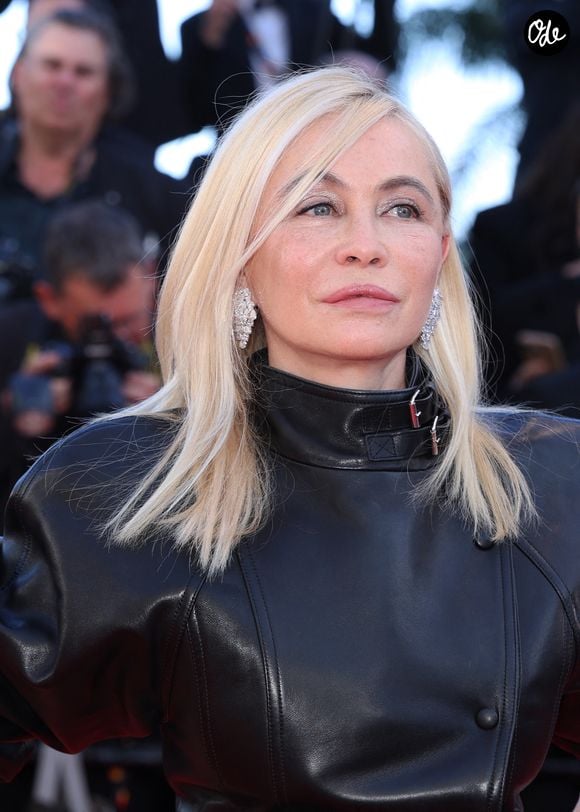 Emmanuelle Béart - Montée des marches du film "Garance" lors du 79ème Festival International du Film de Cannes, le 17 mai 2026. © Denis Guignebourg / Bestimage