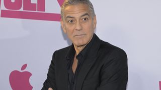 Un mois de décembre difficile pour George Clooney ? La présence de l'acteur dans un fast-food de Brignoles fait parler