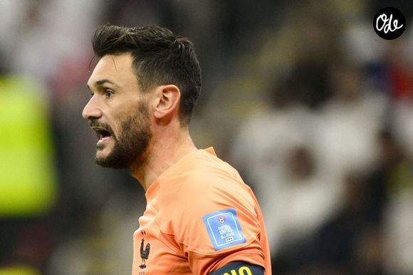 Hugo Lloris au match de football de quart de finale opposant la France à l’Angleterre lors de la coupe du Monde (FIFA 2022) au stade Al Bayt à Al Khor au Qatar, le 10 décembre 2022. La France a gagné 2-1. © Jean-Baptiste Autissier/Panoramic/Bestimage