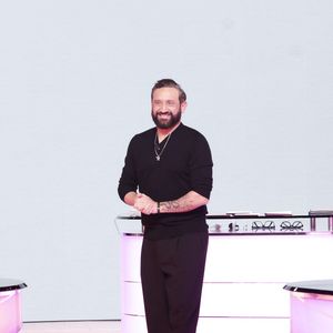 Exclusif - Cyril Hanouna sur le plateau de l'émission TBT9 (Tout beau, tout neuf) présenté par C.Hanouna et diffusée en direct sur W9, à Paris, France, le 8 janvier 2026. © Jack Tribeca/Bestimage