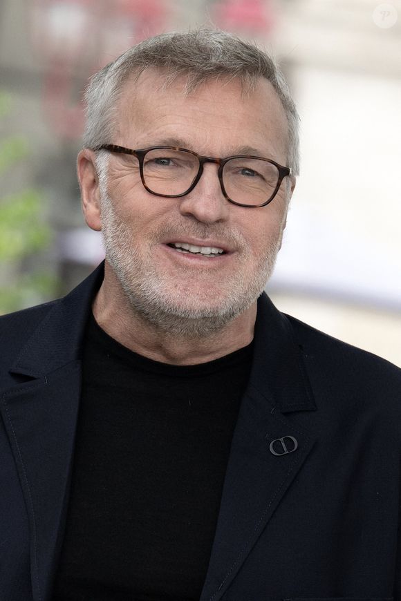 Laurent Ruquier assiste au photocall Les Grosses tetes lors du 17e Festival du film francophone d'Angoulême le 29 août 2024 à Angoulême, France. Photo par David NIVIERE/ABACAPRESS.COM