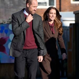 Le prince William, prince de Galles, et Catherine (Kate) Middleton, princesse de Galles, visitent le centre communautaire de Southport pour rencontrer les familles des personnes prises dans l'attaque au couteau de Southport plus tôt cette année, à Southport, Merseyside, Royaume-Uni, le 10 octobre 2024. © Danny Lawson/WPA-Pool/Bestimage