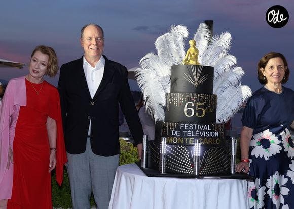 Lesley Manville et le prince Albert II de Monaco lors de la soirée marquant le 65e anniversaire du Festival de télévision de Monte-Carlo, au Monte-Carlo Bay, le 15 juin 2026.

© Denis Guignebourg / Bestimage