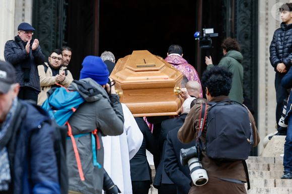 Cercueil du défunt - Arrivées à la cérémonie religieuse en hommage à Rolland Courbis dans l'église de la Madeleine à Paris, France, le 14 janvier 2026. © Jacovides-Moreau/Bestimage