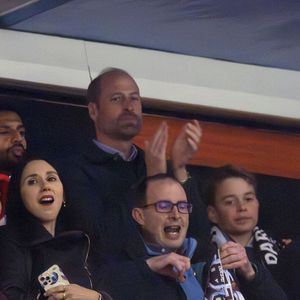 Le prince William, prince de Galles, et le prince George de Galles, dans les tribunes du match de quart de finale retour de Ligue Des Champions 2024-2025 (LDC) "Aston Villa - PSG (3-2)" au stade Villa Park.
©Richard Callis/PsnewZ/Bestimage
