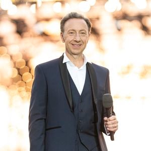 "Je vais mettre toute ma notoriété et mon énergie au service de cette cause !", a-t-il assuré.
Stéphane Bern en backstage scène lors du concert de Paris avec l'Orchestre national de France pour France 2 en partenariat avec Radio France au pied de la Tour Eiffel le 13 juillet 2026.
© Perusseau / Veeren / Bestimage