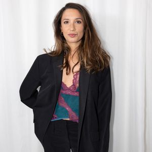 La jeune femme a créé sa marque Vaillant Studio en 2019 et les célébrités s'arrachent déjà ses collections...

Alice Vaillant au défilé Vaillant Studio, prêt-à-porter automne-hiver 2023/2024 lors de la Fashion Week de Paris le 28 février 2023. © Jeremy Melloul / Bestimage