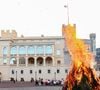 Après une bénédiction du Saint-Sacrement dans la Chapelle Palatine, Charlène, Albert et leurs enfants ont pris place sur une terrasse du palais

Le prince Albert II de Monaco, la princesse Charlène de Monaco, le prince héréditaire Jacques de Monaco, marquis des Baux, la princesse Gabriella de Monaco, comtesse de Carladès, lors de la célébration de la fête de la Saint Jean sur la Place du Palais princier de Monaco, le 23 juin 2026. La Saint Jean est à l'origine une fête païenne puis chrétienne. Pour les païens, c'était une fête qui célébrait les moissons. Une fois christianisée, cette fête est devenue celle du solstice d'été et donc la fête de la lumière. © Bruno Bebert / Bestimage