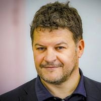 Guillaume Musso partage son temps entre deux appartements à Paris, chacun pour un usage bien précis