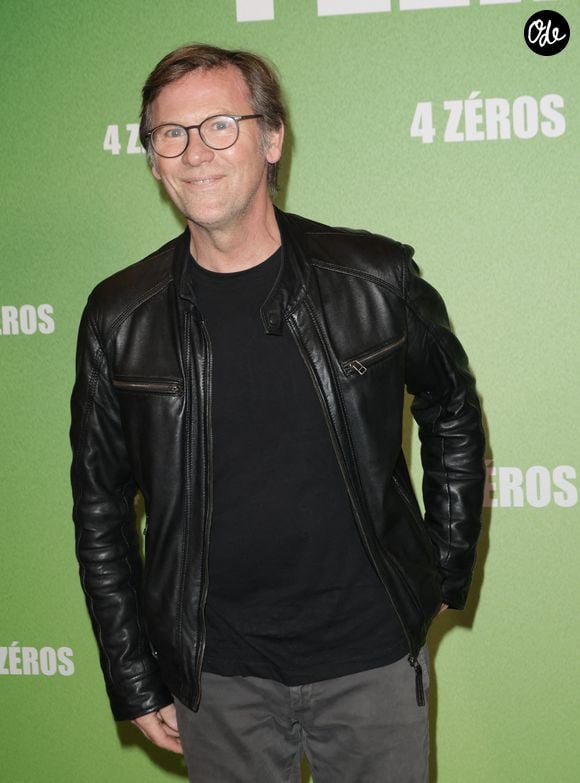 Entre ses tournages parisiens et son quotidien au vert, Laurent Romejko a ainsi trouvé un équilibre qui lui permet de se ressourcer auprès de sa famille et de ses animaux.

Laurent Romejko - Avant-première du film "4 Zéros" au cinéma Pathé Palace à Paris le 15 octobre 2024. © Coadic Guirec/Bestimage
